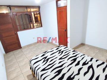 Casa Multifamiliar Con Cochera A Un Paso De La Estacion San Carlos