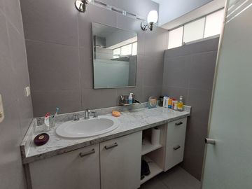 Venta de Departamento 3 Dormitorios, Cochera, Vista a Parque en Surco