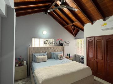 Casa en conjunto cerrado Hacienda la Antigua, sector Lagos del Cacique.