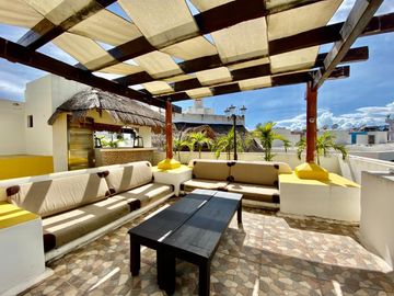 Exclusivo y amplio Penthouse a una cuadra del mar y de la 5ta. Ave