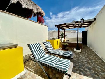 Exclusivo y amplio Penthouse a una cuadra del mar y de la 5ta. Ave