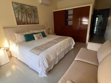 Exclusivo y amplio Penthouse a una cuadra del mar y de la 5ta. Ave