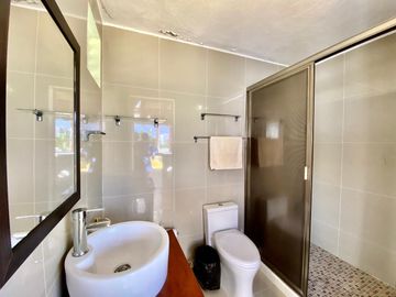 Exclusivo y amplio Penthouse a una cuadra del mar y de la 5ta. Ave