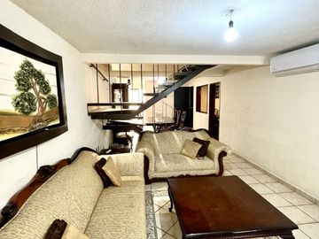EN VENTA CASA DE 4 RECAMARAS EN HACIENDA ECHEVESTE.