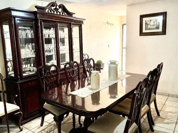 EN VENTA CASA DE 4 RECAMARAS EN HACIENDA ECHEVESTE.
