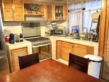 EN VENTA CASA DE 4 RECAMARAS EN HACIENDA ECHEVESTE.