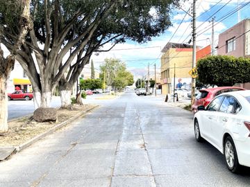 EN VENTA CASA DE 4 RECAMARAS EN HACIENDA ECHEVESTE.
