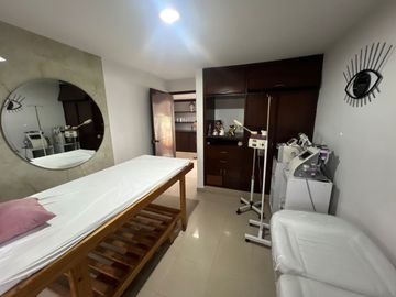 Casa de 240 m², ideal para negocio u hogar, 2 pisos en zona estratégica