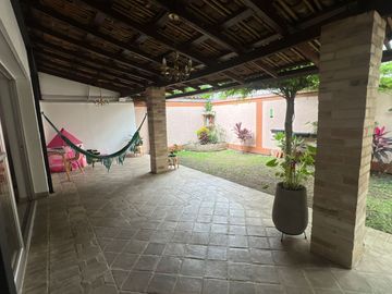 Casa de 240 m², ideal para negocio u hogar, 2 pisos en zona estratégica