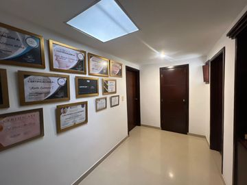 Casa de 240 m², ideal para negocio u hogar, 2 pisos en zona estratégica