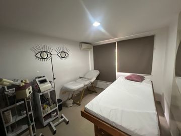 Casa de 240 m², ideal para negocio u hogar, 2 pisos en zona estratégica