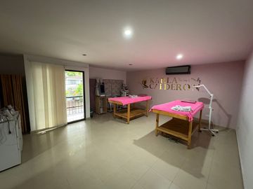 Casa de 240 m², ideal para negocio u hogar, 2 pisos en zona estratégica