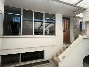 CASA DE VENTA INDEPENDIENTE EN SECTOR TOMAS DE BERLANGA
