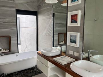 CASA EN VENTA CON SÚPER ACABADOS ,Parque Coahuila
