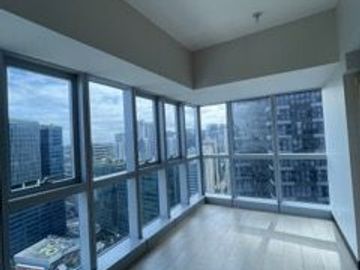 BEST PRICE!!! 3 Bedrooms Unit with Parking for Sale in Uptown Parksuites, BGC, Taguig City