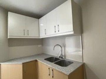 BEST PRICE!!! 3 Bedrooms Unit with Parking for Sale in Uptown Parksuites, BGC, Taguig City