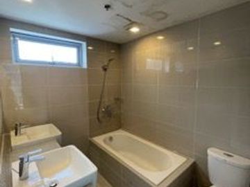 BEST PRICE!!! 3 Bedrooms Unit with Parking for Sale in Uptown Parksuites, BGC, Taguig City