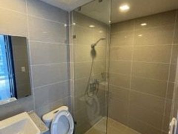 BEST PRICE!!! 3 Bedrooms Unit with Parking for Sale in Uptown Parksuites, BGC, Taguig City