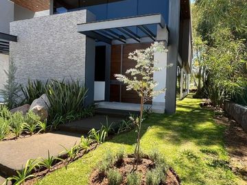 R304 Residencia en venta 4 recamaras con alberca clb de golf Tres Marias Morelia