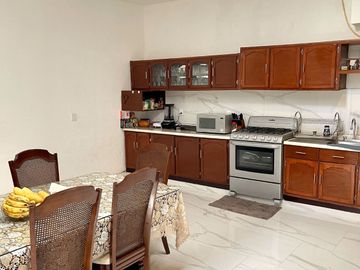 CASA EN VENTA EN HACIENDA ECHEVESTE, ZONA NORTE.