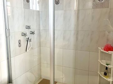 CASA EN VENTA EN HACIENDA ECHEVESTE, ZONA NORTE.