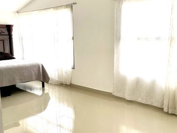 CASA EN VENTA EN HACIENDA ECHEVESTE, ZONA NORTE.