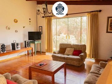 SE VENDE HERMOSA CASA SEMIRÚSTICA
