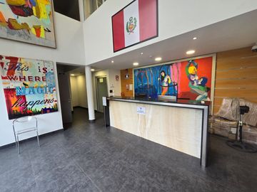 Edificio 3 Pisos 1,486 m² de Oficinas, 23 Estacionamientos en La Molina