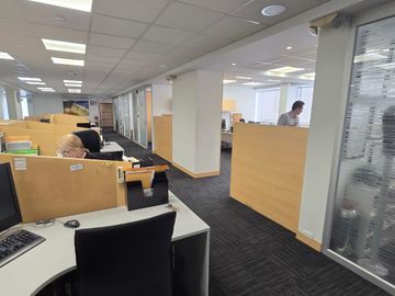 Edificio 3 Pisos 1,486 m² de Oficinas, 23 Estacionamientos en La Molina