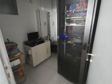 Edificio 3 Pisos 1,486 m² de Oficinas, 23 Estacionamientos en La Molina