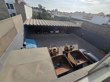 Edificio 3 Pisos 1,486 m² de Oficinas, 23 Estacionamientos en La Molina