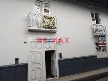 Casa En Venta A Pasos Del Centro Histórico: Ideal Para Empresas Y Oficinas