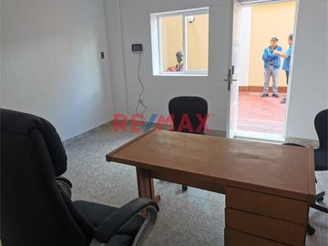 Casa En Venta A Pasos Del Centro Histórico: Ideal Para Empresas Y Oficinas