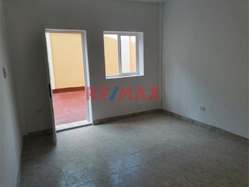 Casa En Venta A Pasos Del Centro Histórico: Ideal Para Empresas Y Oficinas