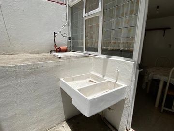 SE RENTA DEPARTAMENTO AMUEBLADO EN SANTA ELENA