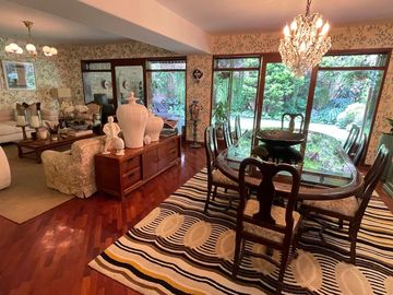 Venta casa frente a parque en Urb. La Fontana, La Molina (Limite con Camacho y Golf Los Inkas)
