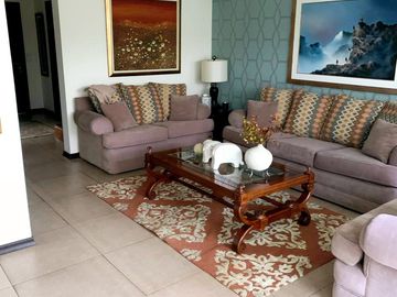 CASA DE VENTA 3 DORM CON PATIO CONJUNTO CON PISCINA SECTOR SAN JUAN DE CUMBAYA
