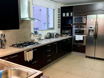 CASA DE VENTA 3 DORM CON PATIO CONJUNTO CON PISCINA SECTOR SAN JUAN DE CUMBAYA