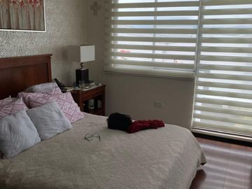 CASA DE VENTA 3 DORM CON PATIO CONJUNTO CON PISCINA SECTOR SAN JUAN DE CUMBAYA