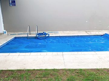 CASA DE VENTA 3 DORM CON PATIO CONJUNTO CON PISCINA SECTOR SAN JUAN DE CUMBAYA