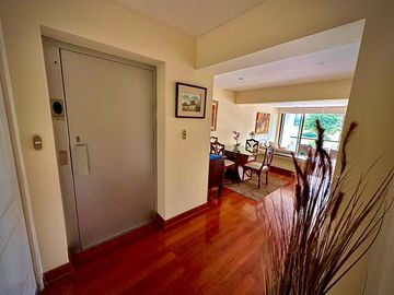 DEPARTAMENTO AMOBLADO EN ALQUILER CON UNA VISTA INCREIBLE AL GOLF DE SAN ISIDRO