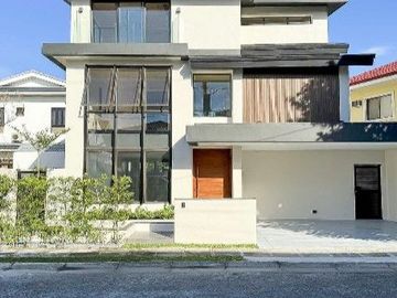 Well Designed House and Lot for Sale in Verdana Homes Mamplasan at Binan, Laguna