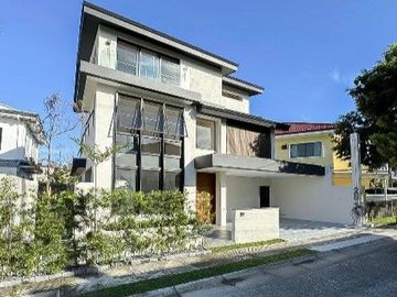 Well Designed House and Lot for Sale in Verdana Homes Mamplasan at Binan, Laguna