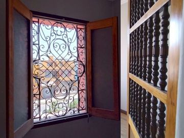 VENDO PRECIOSA CASA EN ESQUINA, TODA EN SILLAR, EXCELENTE UBICACIÓN EN LA CIUDAD DE AREQUIPA