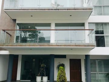 Se Alquila DPTO de 3 dorm + 2 cocheras lineales 2do piso con ASCENSOR, Chacarilla - San Borja