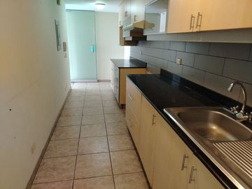 Se Alquila DPTO de 3 dorm + 2 cocheras lineales 2do piso con ASCENSOR, Chacarilla - San Borja
