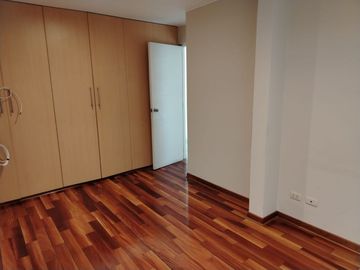 Se Alquila DPTO de 3 dorm + 2 cocheras lineales 2do piso con ASCENSOR, Chacarilla - San Borja