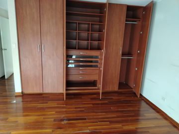 Se Alquila DPTO de 3 dorm + 2 cocheras lineales 2do piso con ASCENSOR, Chacarilla - San Borja