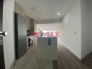 ID: 1122064 Vendo Departamento En Casuarinas Sur, Surco, Remodelado