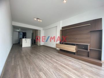 ID: 1122064 Vendo Departamento En Casuarinas Sur, Surco, Remodelado
